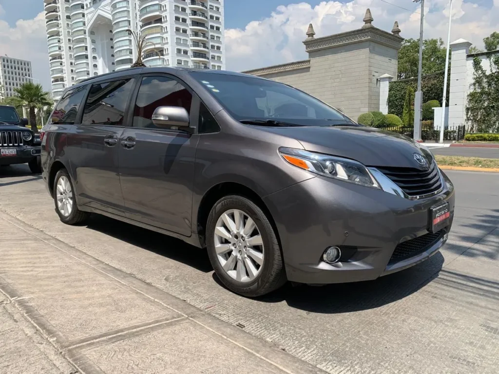 Toyota Sienna 3.5 Limited At