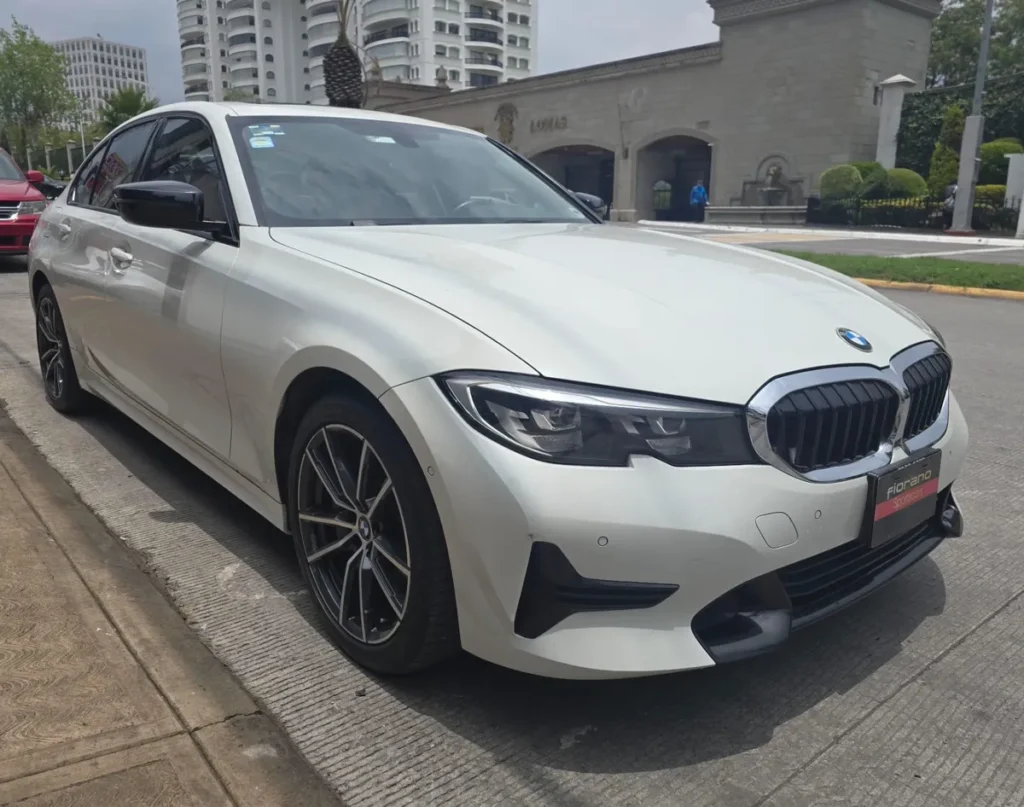 BMW Serie 3 2.0 330ia Sport Line At