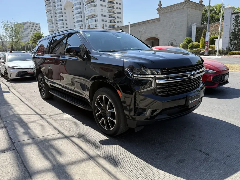 Chevrolet Suburban 5.3 Rst 4X4 At