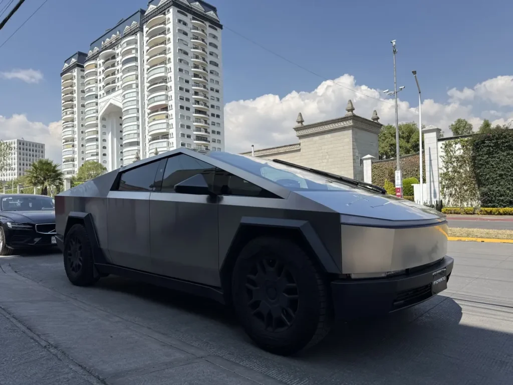 Tesla Cybertruck Cyberbeast