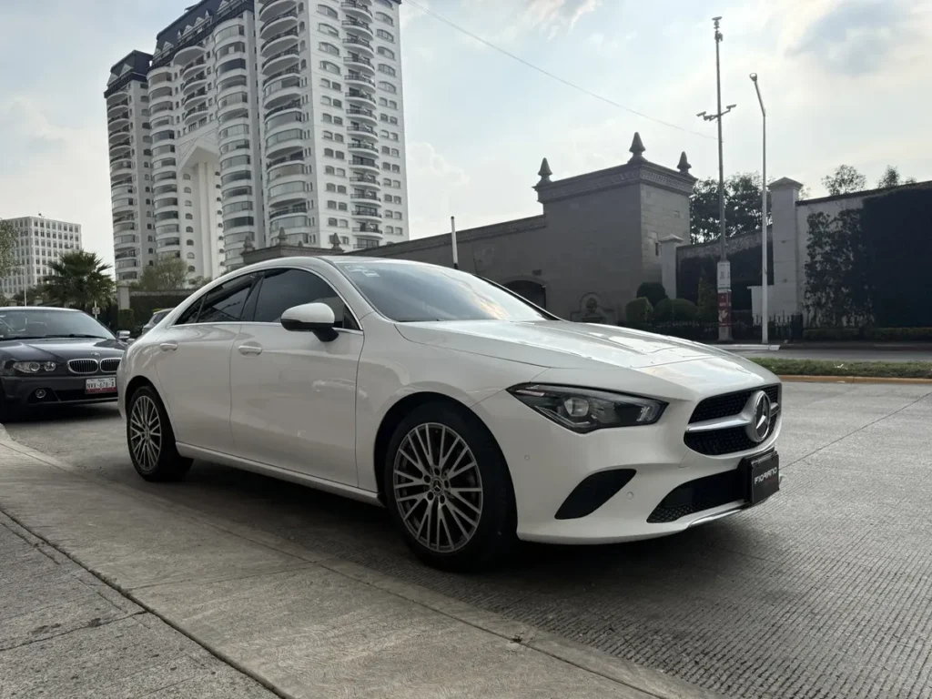 Mercedes-Benz Clase CLA 1.6 200 Cgi Mt