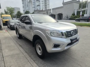Nissan NP300 2.5 Doble Cabina Se Aa Pack Seg Mt