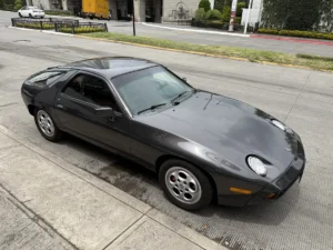 Porsche 928