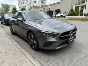 Mercedes-Benz Clase A 1.3 200 Sedan